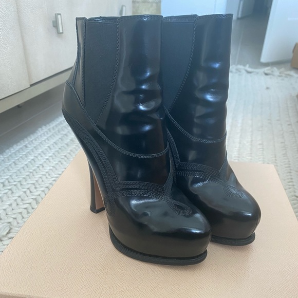 Prada platform black ankle boots with back zipper - Picture 4 of 8